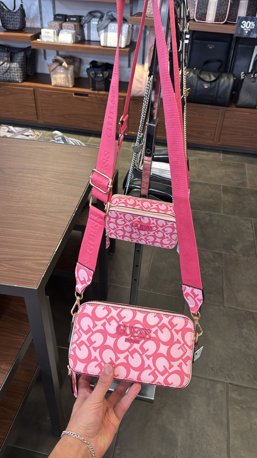 Crossbody GUESS