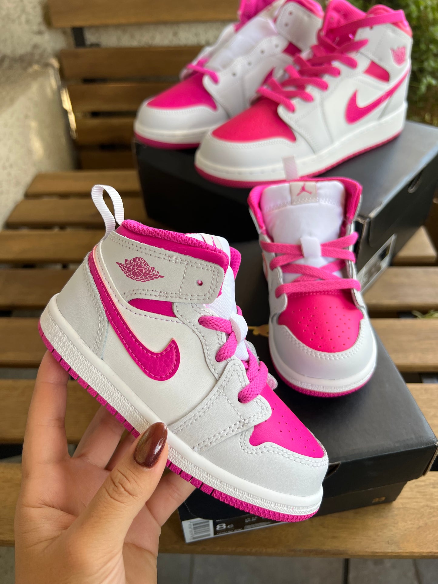Jordan 1 Mid Pink