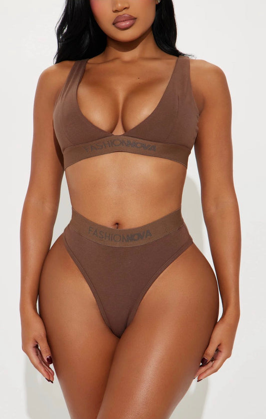 Set interior Fashion Nova