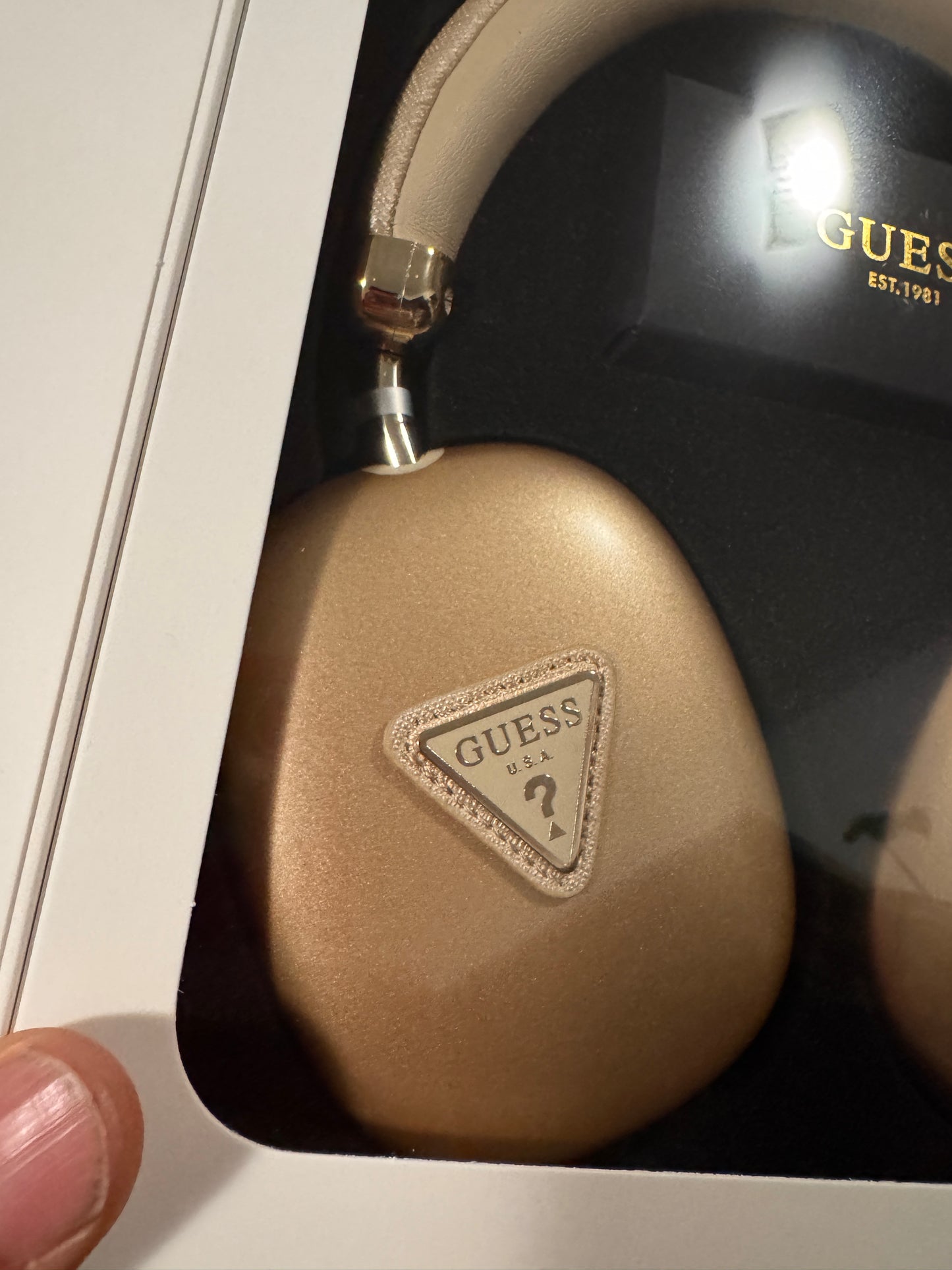 Audífonos Guess